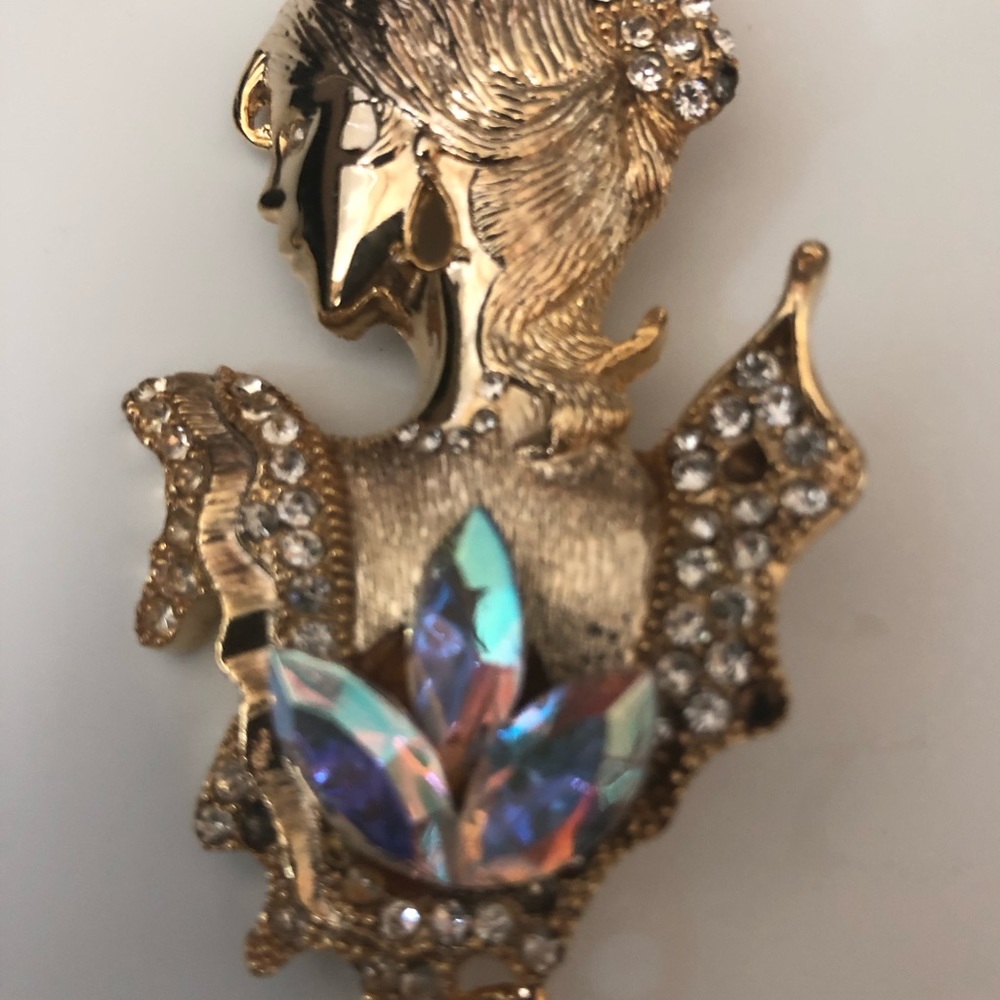Vintage Lady Remington Lady Brooch. Gold with Jewels Decorated 3in by 1.5 in - Picture 3 of 4